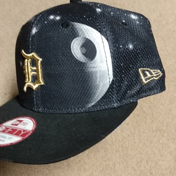 Was a gift and was not into starwars - Picture 4 of 5